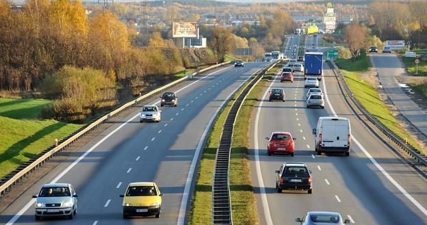 Dobrych dróg przybywa, Polacy muszą się nauczyć z nich korzystać / Fot: Wojciech Stróżyk /Reporter