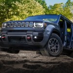 Doczekaliśmy się prezentacji nowego Jeepa Recona. Jest elektryczny i terenowy