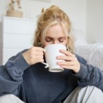 Dodaj do ciepłej wody i pij każdego poranka. Organizm się oczyszcza a metabolizm przyspiesza