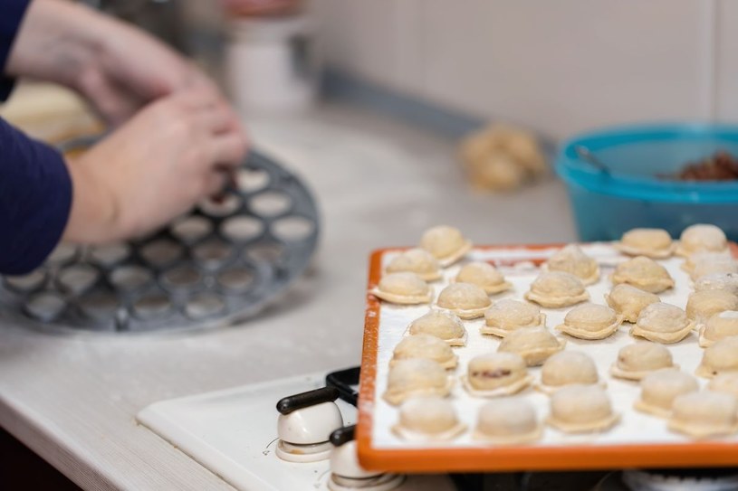 Dodaj do farszu, tak jak robi siostra Anastazja. Uszka wyjdą kremowe i delikatne w smaku 