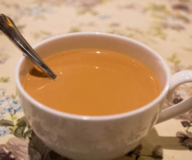 Dodaj do herbaty i pij zamiast kawy. Twój mózg wejdzie na wyższe obroty