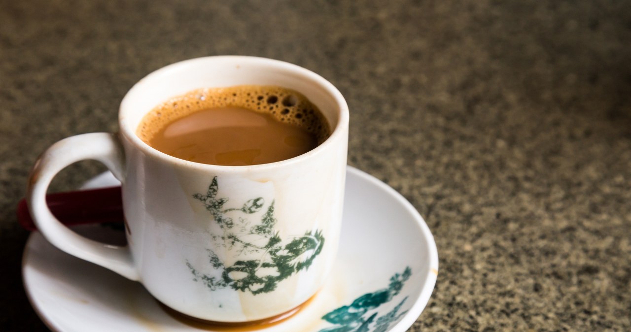 Dodaj do kawy w odpowiedniej kolejności. Rozgrzewa i łagodzi objawy przesilenia /123RF/PICSEL