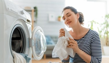 Dodaj do prania, a ubrania będą miękkie i pachnące. Zapomnisz o płynie do płukania