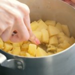 Dodaj do ziemniaków zamiast masła lub śmietany. Będą zdrowsze, bardziej kremowe i nie pójdą w boczki