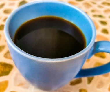 Dodaj kilka do porannej kawy. Rozkręcisz metabolizm i poczujesz przypływ energii