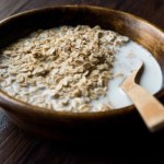 otręby Dodaj łyżkę do owsianki, jogurtu, koktajlu. Kluczowy dodatek, jeśli chcesz zrzucić kilogramy