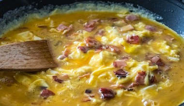 Dodaj to do jajecznicy. Twój mózg podziękuje ci za takie śniadanie