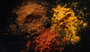 Dodajesz do śniadania i chudniesz w oczach. Top 5 przypraw spalających tłuszcz