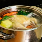 Dodajesz to do rosołu? Nie dziw się, że wychodzi gorzkawy i mętny