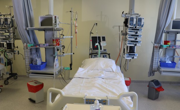 Dodatek covidowy dla personelu niemedycznego. Wątpliwości środowiska  