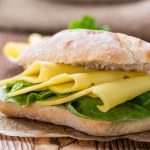 Dodatek, którego zakazałby ci kardiolog. Podnosi ciśnienie i cholesterol