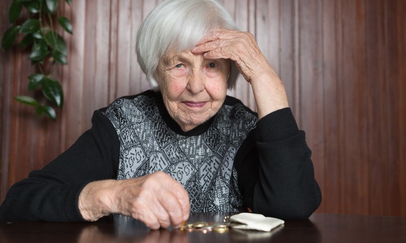 Dodatki do emerytury to wielka pomoc dla seniorów, którzy ledwo wiążą koniec z końcem. Na jakie świadczenia mogą liczyć osoby po 65. roku życia? /123RF/PICSEL