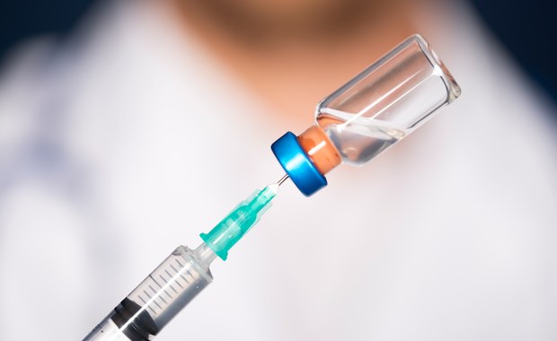 Dodatkowe badania nad szczepionką Pfizera. Niepokojące dane dotyczą seniorów