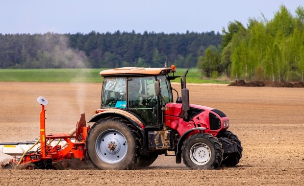 Dodatkowe dopłaty do paliwa dla rolników? Minister rozwiewa wątpliwości