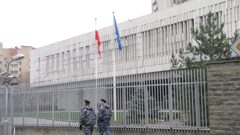 Dodatkowe patrole rosyjskiej policji przed polską placówką w Moskwie /Przemysław Marzec /RMF FM