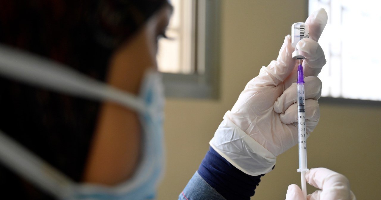 Dodatni trend zakażeń koronawirusem w Polsce. Najnowsze dane Ministerstwa Zdrowia