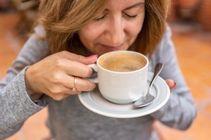 Dodawaj szczyptę do porannej kawy. Pożegnasz stany zapalne i schudniesz