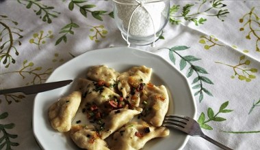 Додайте це до начинки замість звичайного сиру. Вареники вразять своїм смаком