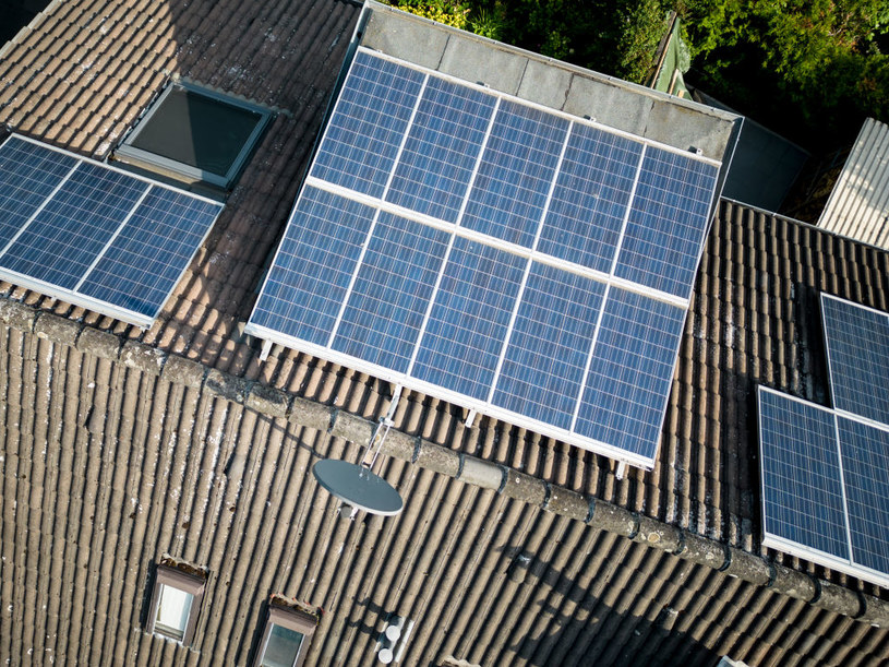 Dofinansowanie do fotowoltaiki dla bloków to ważny krok w transformacji energetyki /Christian Ender /Getty Images