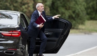 Dojechaliby na Księżyc i wrócili. Do Smoleńska nie dotarli, zapłacili Polacy