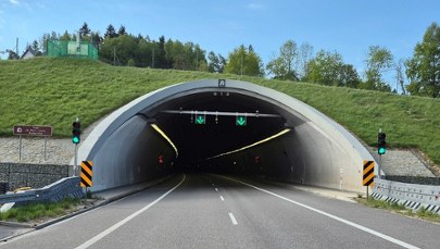 Dokładnie to policzyli. Rekordowy ruch w tunelu na zakopiance