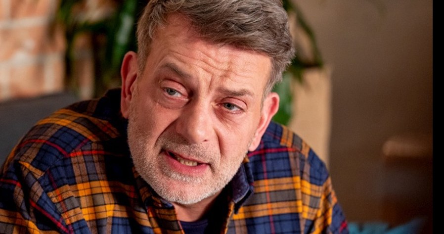 Doktor Banach (Wojciech Kuliński) zdecyduje się skorzystać z pomocy renomowanego terapeuty Stefana Nowaka (Sebastian Konrad) /Źródło: AIM