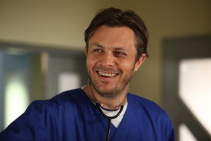 Ewa i Marek Bukowscy: Miłość lubi przeciwieństwa Doktor Gawryło jest wprost uwielbiany przez fanki "Na dobre i na złe" /fot /ARTRAMA