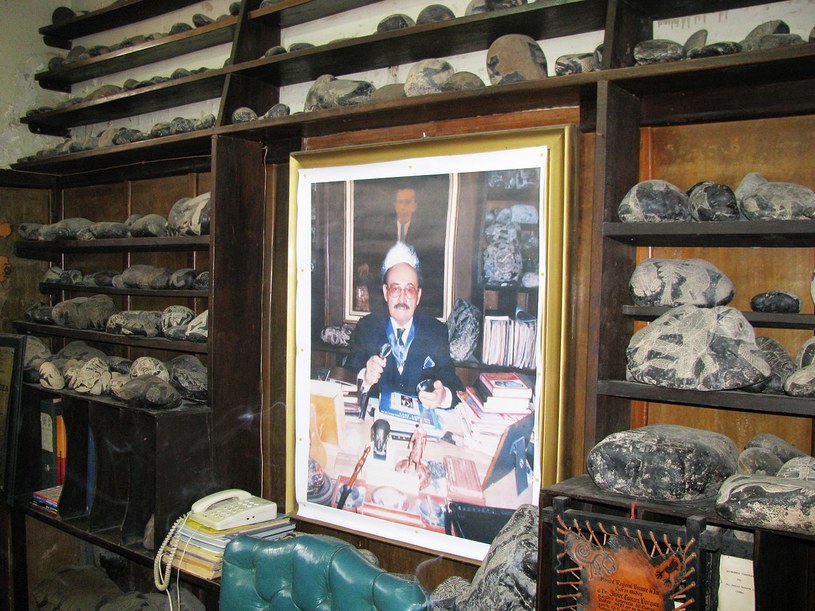Doktor Javier Cabrera Darquea do końca życia utrzymywał, że jego licząca kilkanaście tysięcy egzemplarzy kolekcja kamieni jest autentyczna /Wikimedia Commons /domena publiczna