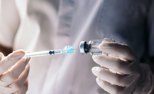 "Doktor śmierć" na ławie oskarżonych. 15 ofiar i 96 podejrzanych przypadków