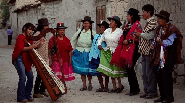 Dokument "Wciąż jestem" to opowieść o peruwiańskich muzykach z najodleglejszych zakątków kraju. /materiały prasowe