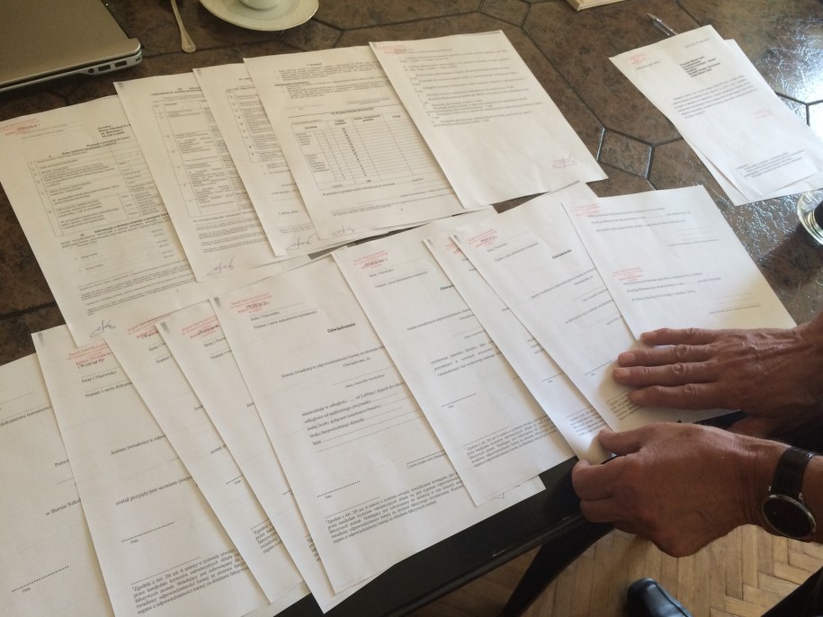 Dokumenty, które trzeba wypełnić /Krzysztof Kot /RMF FM