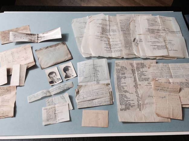 Dokumenty przeleżały 70 lat pod podłogą mieszkania na stołecznej Ochocie /Katarzyna Sobiechowska-Szuchta /RMF FM