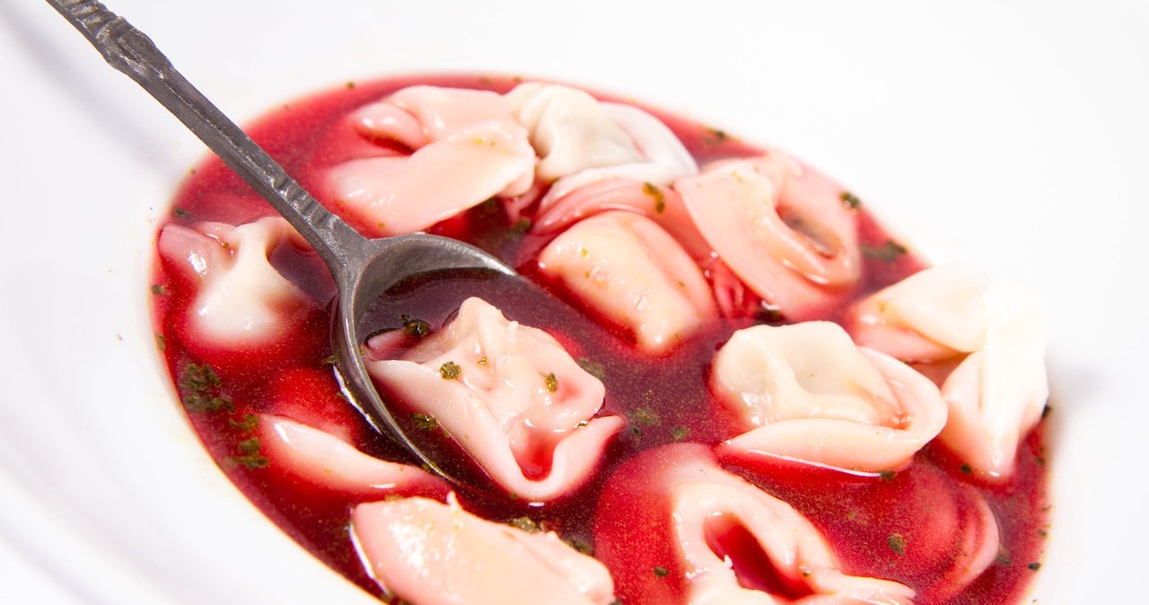 Acidificar o borscht vermelho com vinagre destilado não é uma boa solução. Por exemplo, você pode substituí-lo por variedade de maçã azeda/123RF/PICSEL.