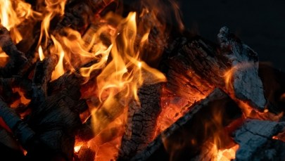 Dolali benzyny do ogniska, teraz walczą o życie! Dramatyczny wypadek