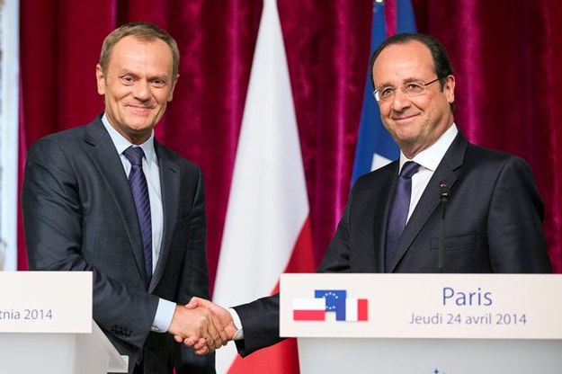 Doland Tusk i Francois Hollande /ETIENNE LAURENT /PAP/EPA