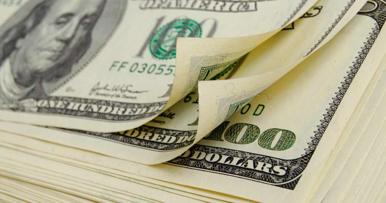Dolar kosztuje obecnie 3,83 zł /123RF/PICSEL