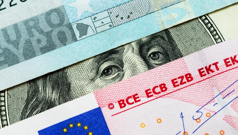 Dolar na huśtawce. Waluta Amerykanów może nie wytrzymać starcia z euro