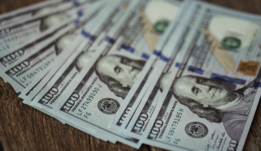 Dolar skazywany na spadki. Taka ma być korzyść złotego i euro