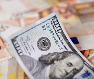 Dolar w głębokiej defensywie. To nie koniec kłopotów amerykańskiej waluty