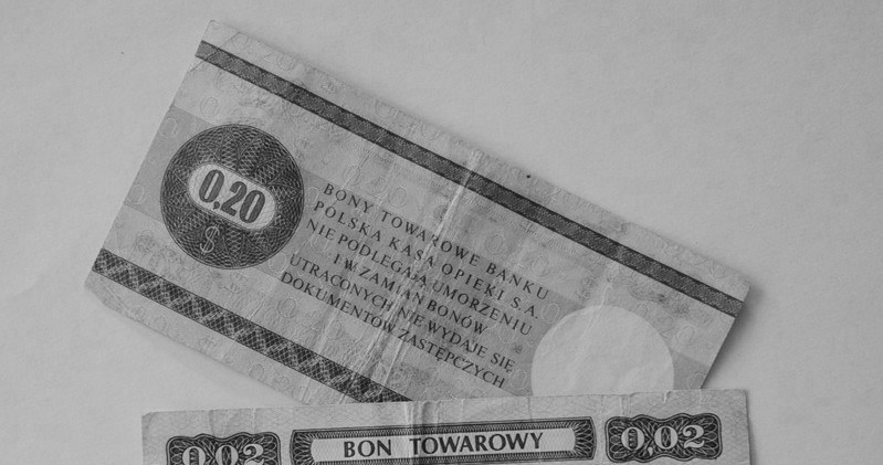 Dolary peerelu - bony towarowe PKO /Zenon Zyburtowicz /East News