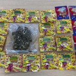 Dolnośląskie: Marihuana i psychoaktywne słodycze w przesyłce kurierskiej