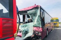 Dolny Śląsk: 27 osób rannych w zderzeniu autokarów