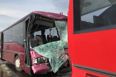 Dolny Śląsk: 27 osób rannych w zderzeniu autokarów