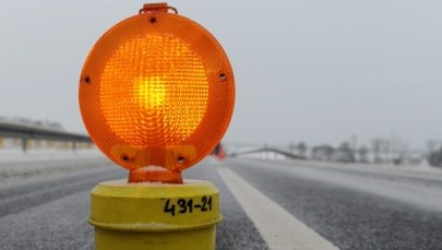 Dolny Śląsk: Zderzenie dwóch aut z busem. 8 osób rannych