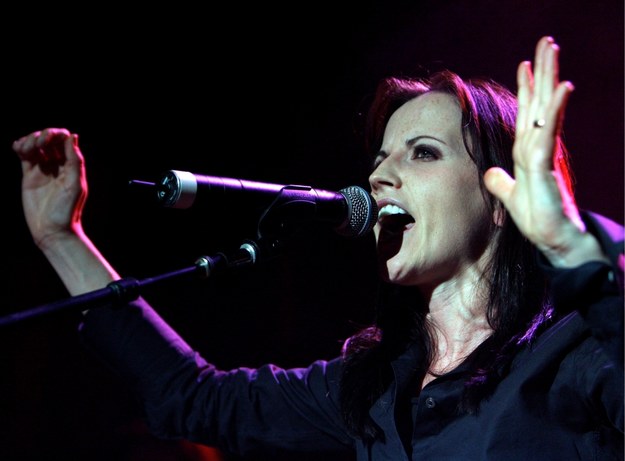 Dolores O'Riordan na koncercie w Zurychu w czerwcu 2007 roku /WALTER BIERI  /PAP/EPA