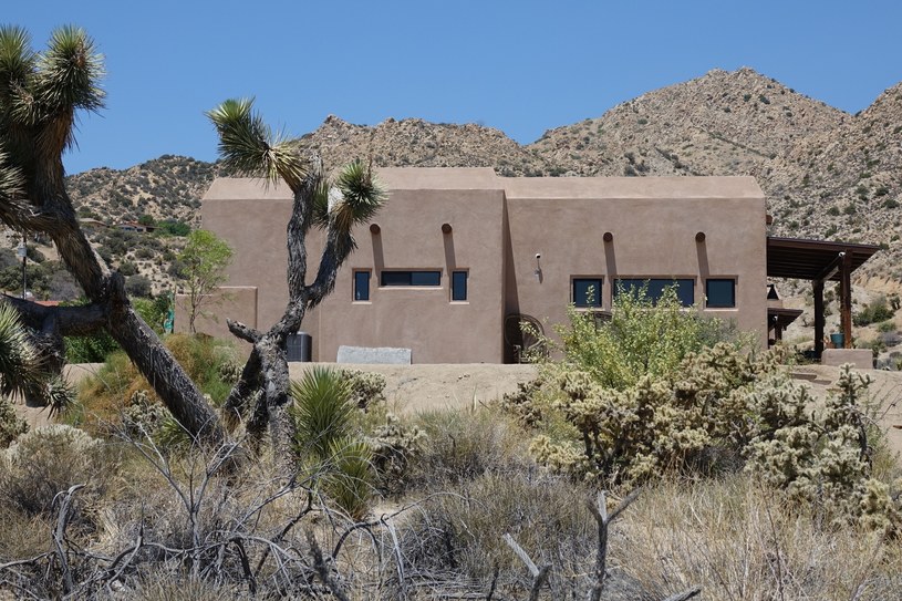 Dom Amber Heard na pustyni Mojave /Agencja FORUM