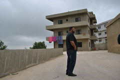 Dom dla kilku syryjskich rodzin zbudowany przez Libańczyka
