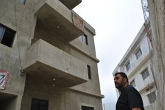 Dom dla kilku syryjskich rodzin zbudowany przez Libańczyka