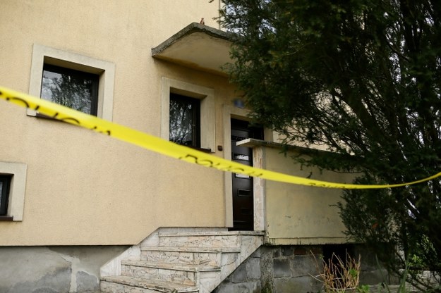 Dom jednorodzinny w Spytkowicach, w którym odnaleziono ciała dwóch kobiet /Jarek Praszkiewicz /PAP