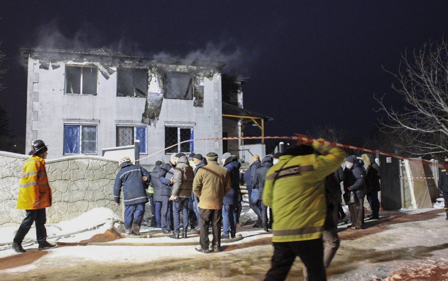 Dom opieki, który spłonął w Charkowie /PAVLO PAKHOMENKO /PAP/EPA